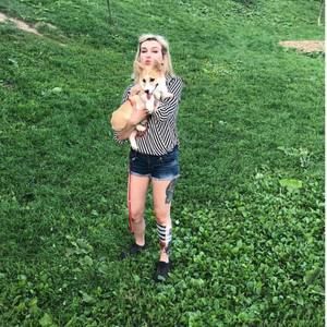 Meet your Posher, Ellen